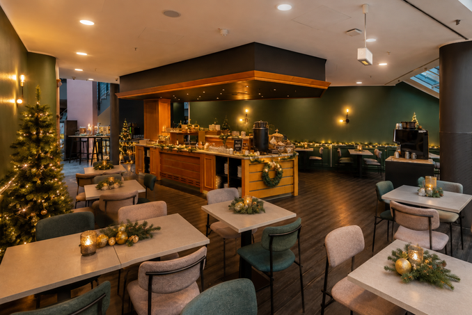 ACHAT Bochum Restaurant weihnachtlich geschmückt