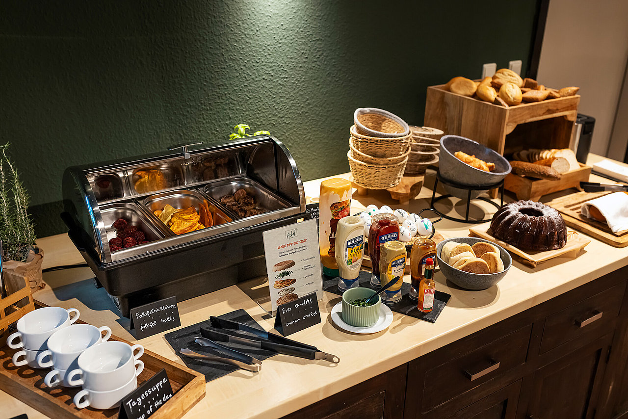 ACHAT Hotel Darmstadt Frühstücksbüfett Gebäck